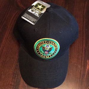 ARMY Hat is NWT